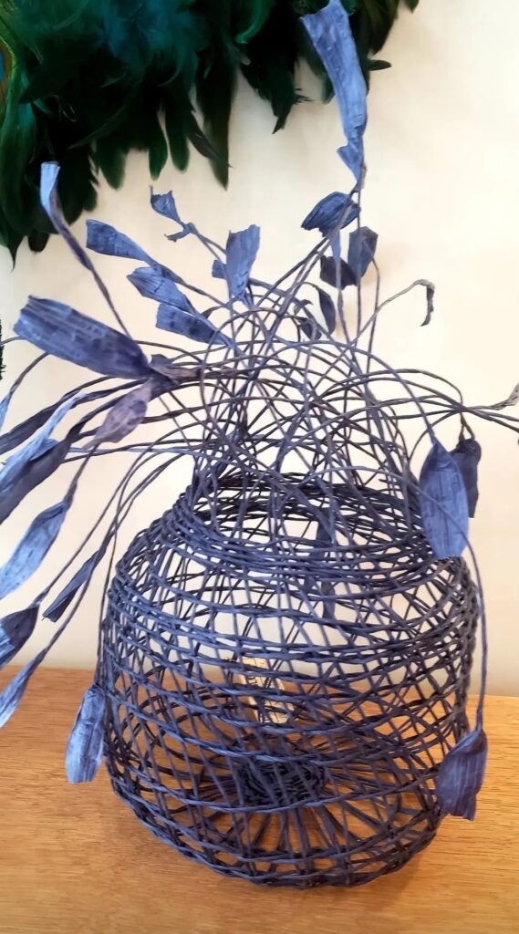 vase en fil de papier bleu nuit