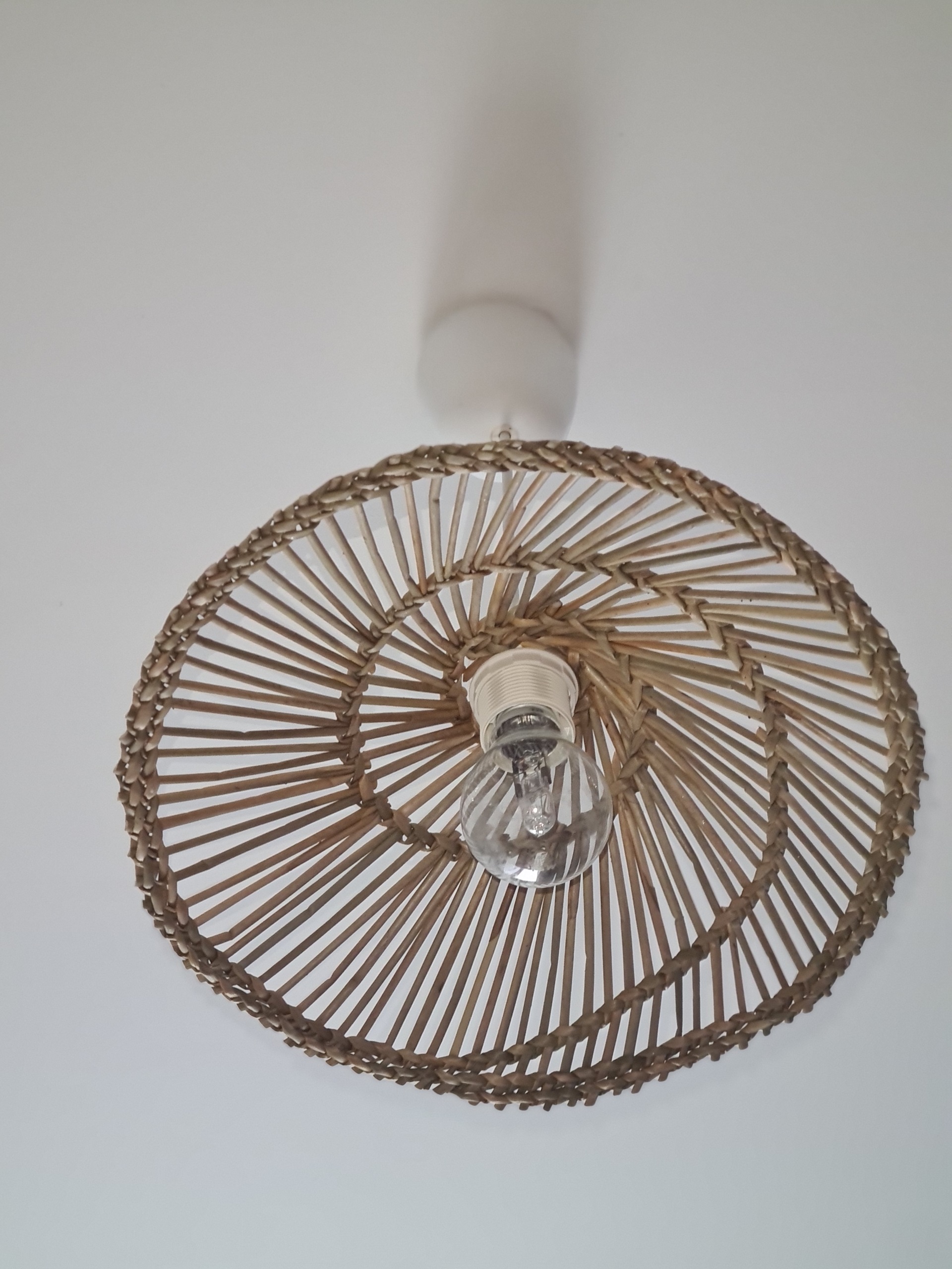 Luminaire en jonc